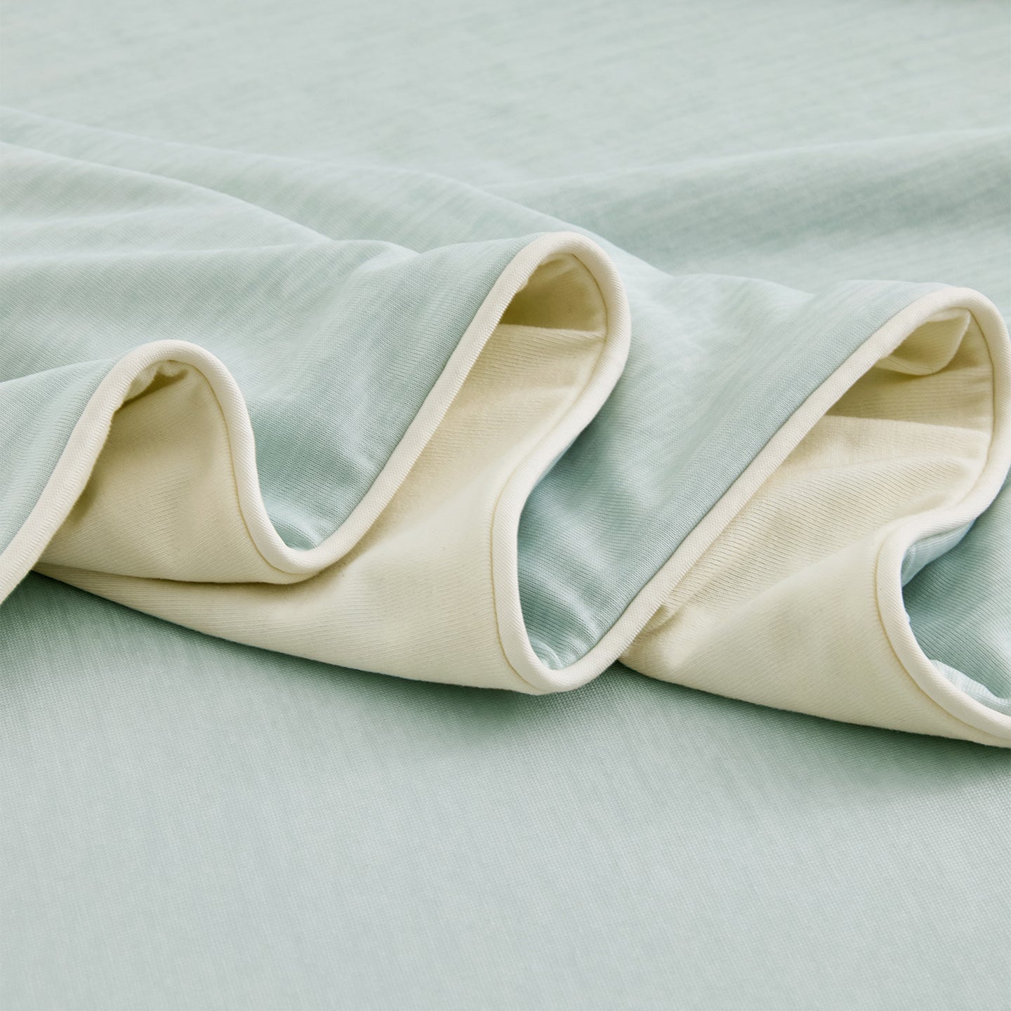Cooling Breathable Double-Sided Fibre Summer Blanket