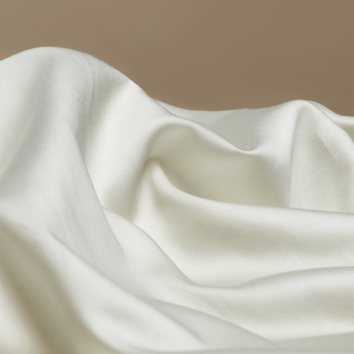 Wisteria Embroidered Silk-Filled 2-in-1 Duvet